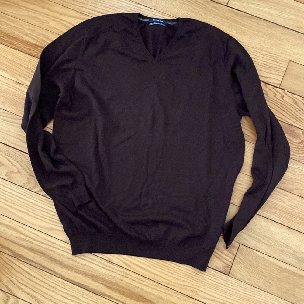 Men’s new without tags chocolate brown v-neck Massimo Dutti sweater, 100% cotton